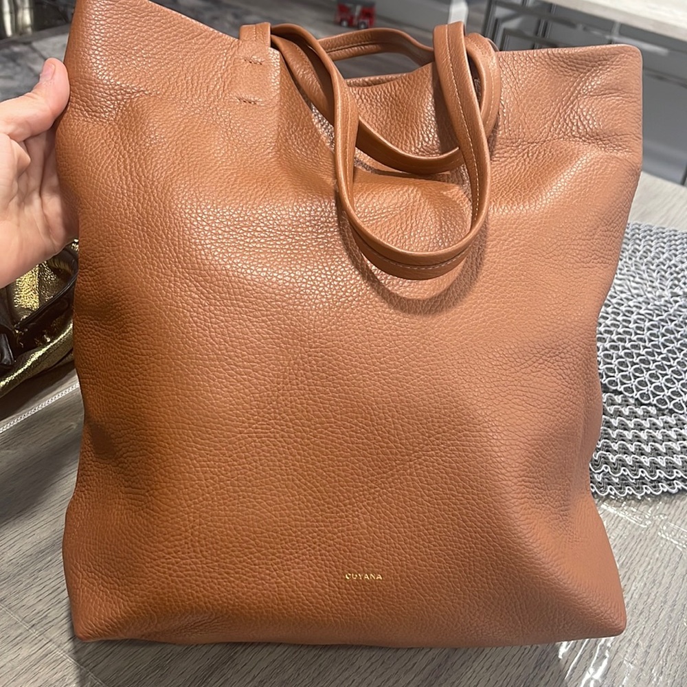 Cuyana